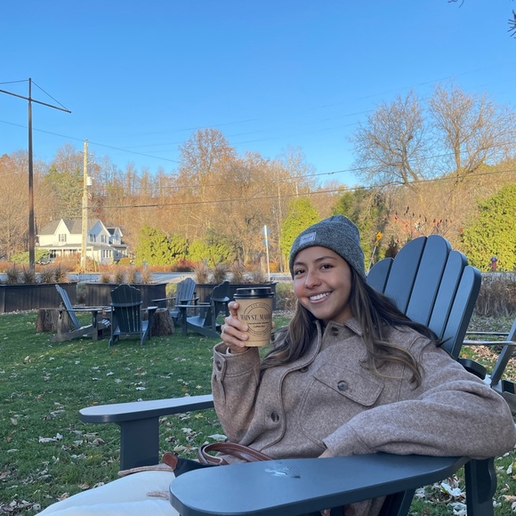 Meet your Posher, Ximena - Picture 1 of 1